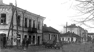 Радянські солдати на вулицях визволеного міста