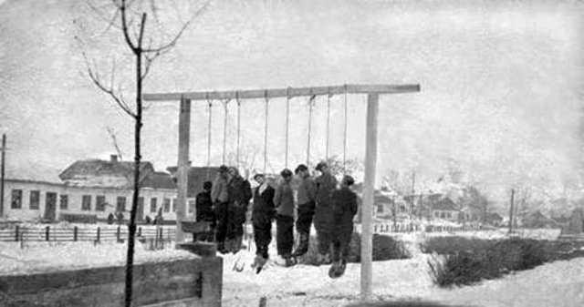 Шибениця на Сінній площі Новограда-Волинського (січень 1943 року)
