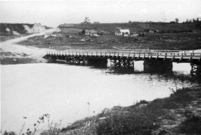 Тимчасовий міст через річку Случ в районі вул. Щорса. Фото 1940-х років