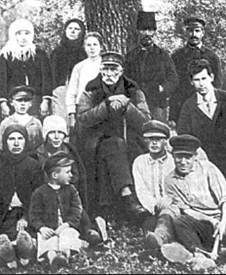 Гамченко Сергій Спиридонович (у центрі), (1859–1934)