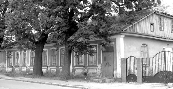 Приміщення, в якому розміщувалася жіноча прогімназія по вул. І. Франка. Фото 2006 р.